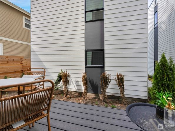 920 16th Avenue B, Seattle WA 98122