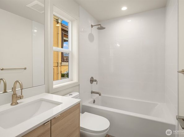 238 5th Avenue W, Kirkland WA 98033