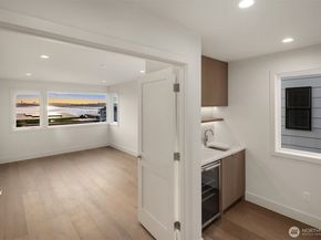 238 5th Avenue W, Kirkland WA 98033