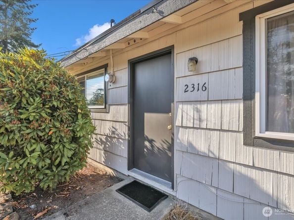 2316 SW 328th Street, Federal Way WA 98023