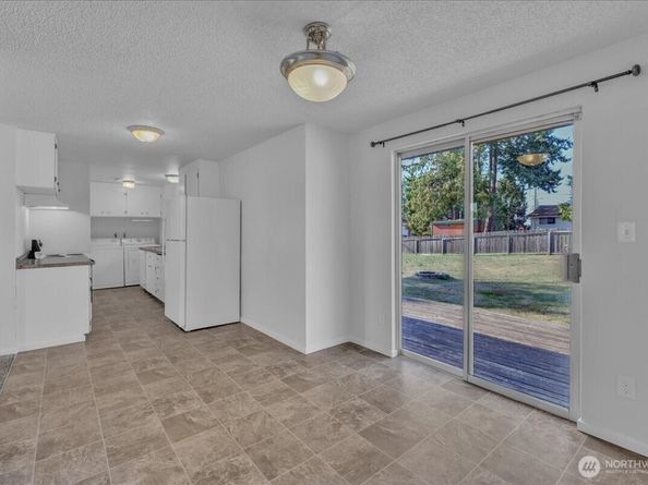 2316 SW 328th Street, Federal Way WA 98023