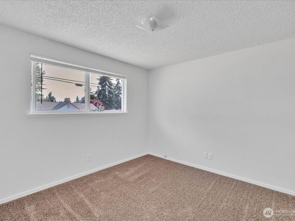 2316 SW 328th Street, Federal Way WA 98023