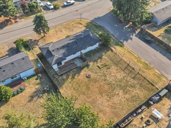 2316 SW 328th Street, Federal Way WA 98023