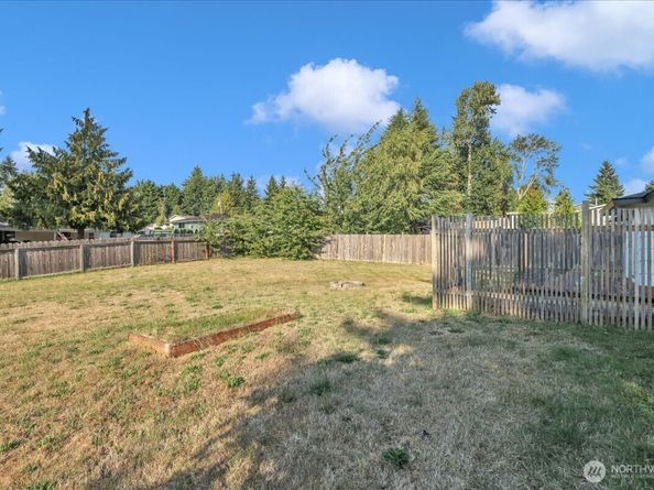 2316 SW 328th Street, Federal Way WA 98023