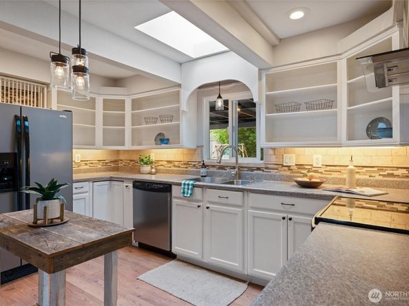 7230 E Maple Street, Port Orchard WA 98366