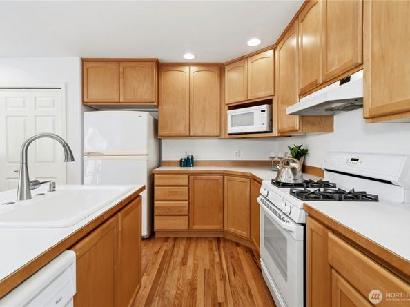 23621 7th Avenue W, Bothell WA 98021