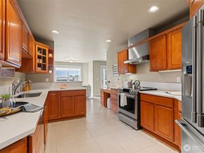 400 Walnut Street 301, Edmonds WA 98020