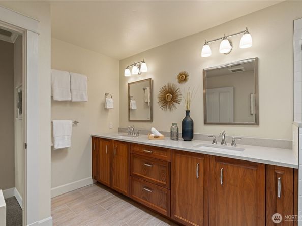 400 Walnut Street 301, Edmonds WA 98020