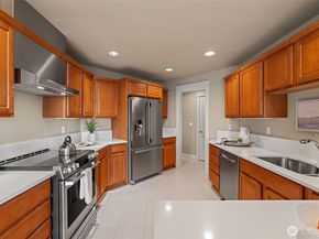 400 Walnut Street 301, Edmonds WA 98020