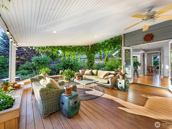808 Aloha Place, Edmonds WA 98020