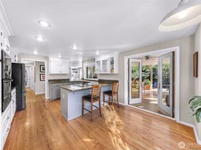 808 Aloha Place, Edmonds WA 98020