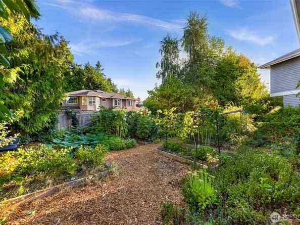 808 Aloha Place, Edmonds WA 98020