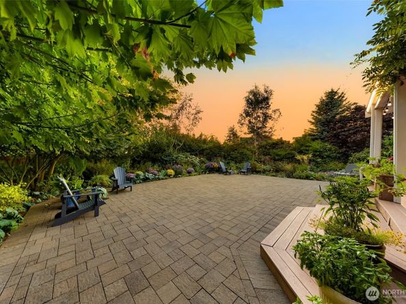 808 Aloha Place, Edmonds WA 98020