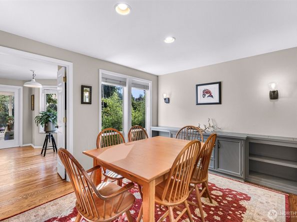 808 Aloha Place, Edmonds WA 98020
