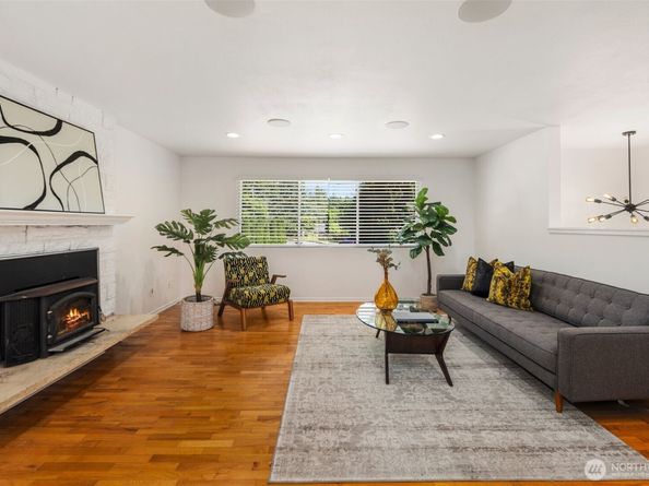 20101 95th Place NE, Bothell WA 98011