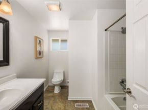20101 95th Place NE, Bothell WA 98011