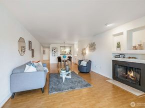 145 105th Avenue SE 11, Bellevue WA 98004