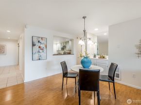 145 105th Avenue SE 11, Bellevue WA 98004