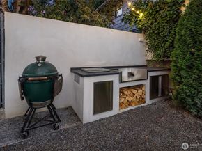 2400 E Louisa Street, Seattle WA 98112