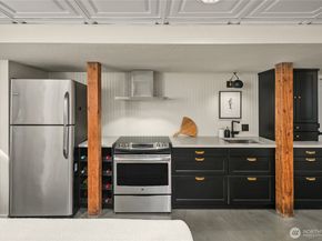 2400 E Louisa Street, Seattle WA 98112