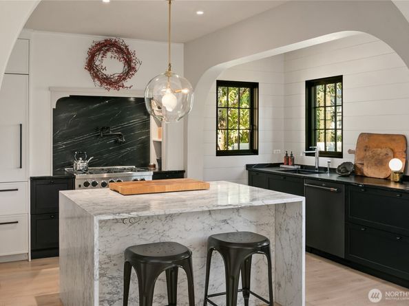 2400 E Louisa Street, Seattle WA 98112