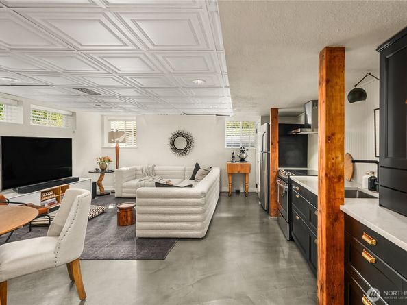 2400 E Louisa Street, Seattle WA 98112