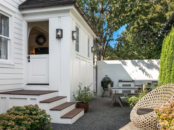 2400 E Louisa Street, Seattle WA 98112