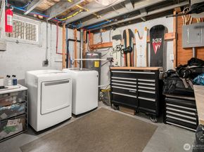 2400 E Louisa Street, Seattle WA 98112