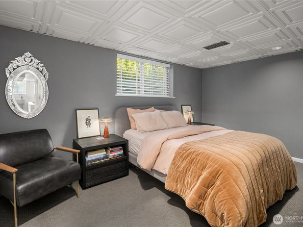 2400 E Louisa Street, Seattle WA 98112