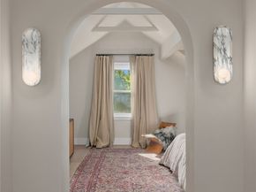 2400 E Louisa Street, Seattle WA 98112