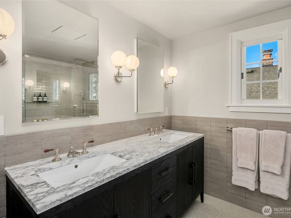 2400 E Louisa Street, Seattle WA 98112