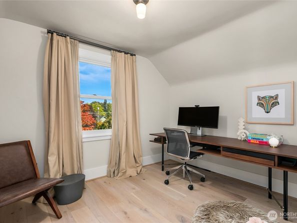 2400 E Louisa Street, Seattle WA 98112