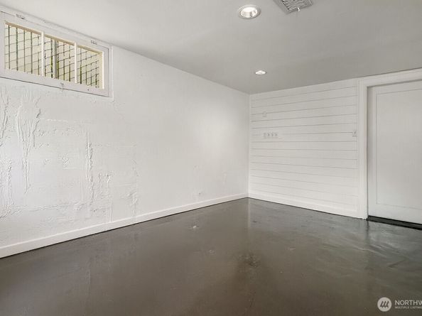 2400 E Louisa Street, Seattle WA 98112