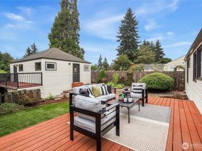 405 SW 139th Street, Burien WA 98166