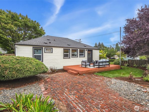 405 SW 139th Street, Burien WA 98166