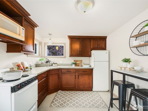 405 SW 139th Street, Burien WA 98166