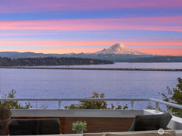 3638 49th Avenue NE, Seattle WA 98105