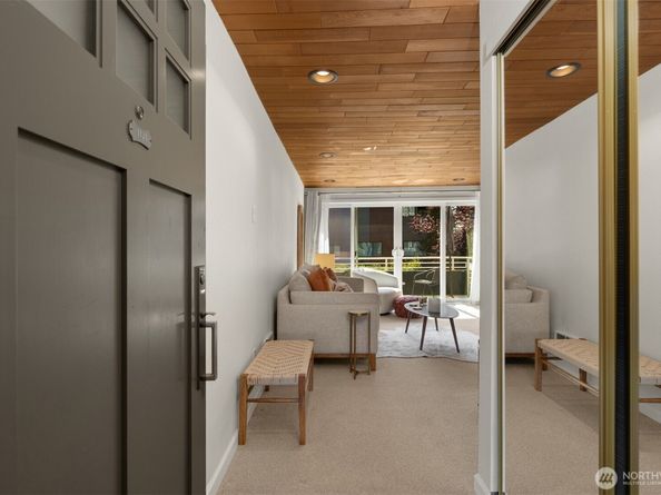 733 Lake Street S 101, Kirkland WA 98033