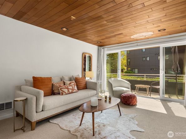 733 Lake Street S 101, Kirkland WA 98033