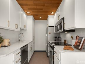 733 Lake Street S 101, Kirkland WA 98033
