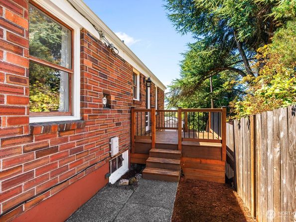 8257 Bagley Avenue N, Seattle WA 98103