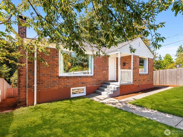 8257 Bagley Avenue N, Seattle WA 98103