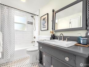8257 Bagley Avenue N, Seattle WA 98103