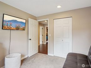 21815 121st Place SE, Kent WA 98031