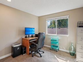 21815 121st Place SE, Kent WA 98031