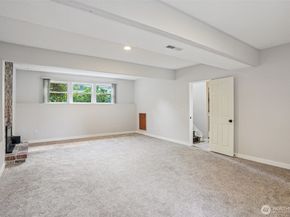 21815 121st Place SE, Kent WA 98031