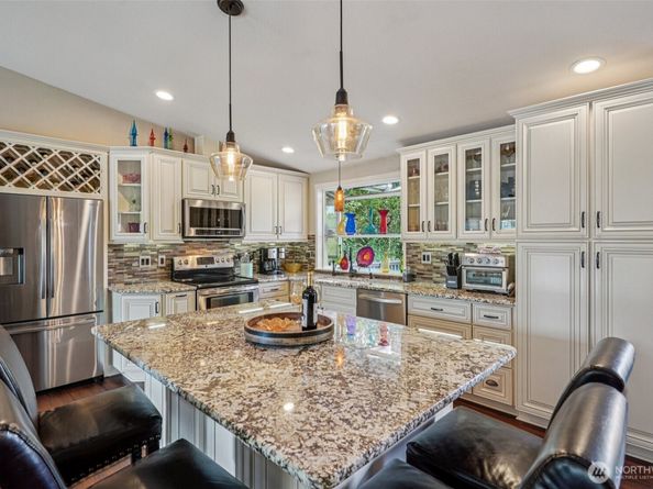 21815 121st Place SE, Kent WA 98031