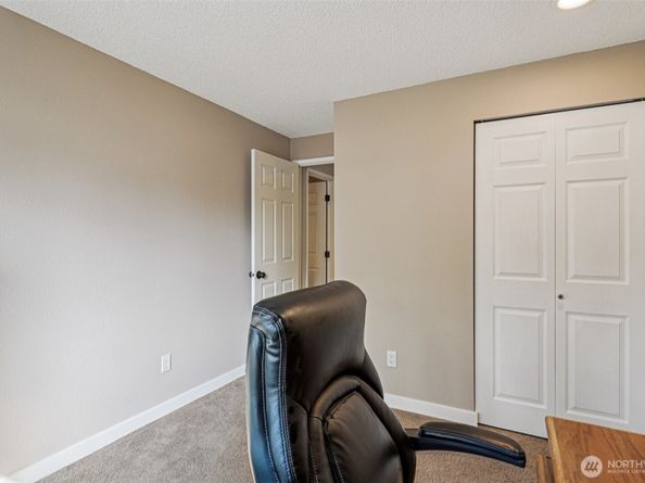 21815 121st Place SE, Kent WA 98031