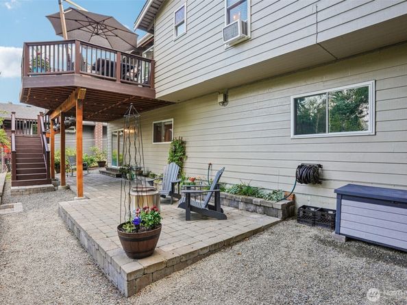 21815 121st Place SE, Kent WA 98031