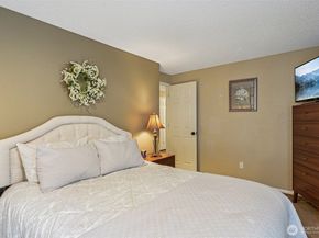 21815 121st Place SE, Kent WA 98031